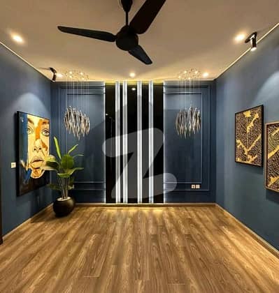 بحریہ ٹاؤن سیکٹر سی بحریہ ٹاؤن,لاہور میں 3 کمروں کا 5 مرلہ مکان 1.9 کروڑ میں برائے فروخت۔