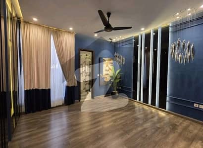 بحریہ ٹاؤن سیکٹر سی بحریہ ٹاؤن,لاہور میں 5 کمروں کا 10 مرلہ مکان 2.75 کروڑ میں برائے فروخت۔