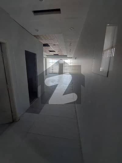 گلستانِ جوہر کراچی میں 2 مرلہ دفتر 1.1 لاکھ میں کرایہ پر دستیاب ہے۔