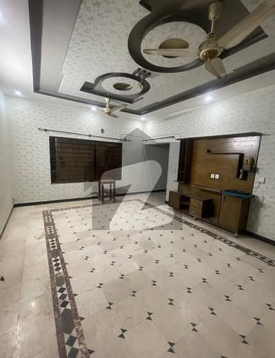 سوان گارڈن اسلام آباد میں 6 کمروں کا 6 مرلہ مکان 1.1 لاکھ میں کرایہ پر دستیاب ہے۔