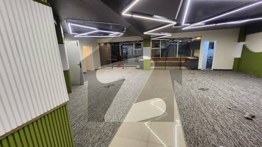 شاہراہِ فیصل کراچی میں 12 مرلہ دفتر 4.2 لاکھ میں کرایہ پر دستیاب ہے۔