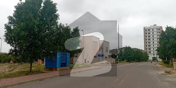 272sq yd plot in Precicnt-6 FOR SALE. Most developing precicnt of BTK near Bahria Heights 272sq yd plot in Precicnt-6 FOR SALE. Most developing precicnt of BTK near Bahria Heights