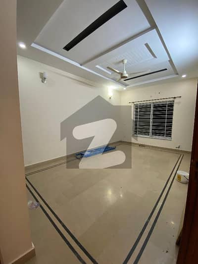 جی ۔ 13 اسلام آباد میں 6 کمروں کا 10 مرلہ مکان 2.25 لاکھ میں کرایہ پر دستیاب ہے۔