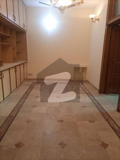 جی ۔ 11 اسلام آباد میں 2 کمروں کا 7 مرلہ زیریں پورشن 85.0 ہزار میں کرایہ پر دستیاب ہے۔