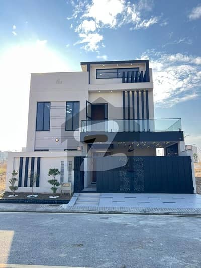 کوہستان انکلیو - سیکٹر ایچ کوہستان انکلیو,واہ کینٹ,واہ میں 5 کمروں کا 10 مرلہ مکان 3.89 کروڑ میں برائے فروخت۔ کوہستان انکلیو - سیکٹر ایچ کوہستان انکلیو,واہ کینٹ,واہ میں 5 کمروں کا 10 مرلہ مکان 3.89 کروڑ میں برائے فروخت۔