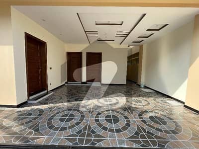 ٹاپ سٹی 1 - بلاک ڈی ٹاپ سٹی 1,اسلام آباد میں 5 کمروں کا 10 مرلہ مکان 3.95 کروڑ میں برائے فروخت۔