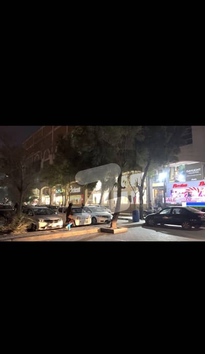 High-Visibility Commercial Space on ground floor Between Renowned Brands available for rent.