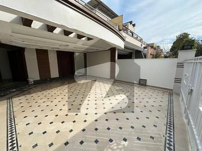 بحریہ ٹاؤن فیز 2 بحریہ ٹاؤن راولپنڈی,راولپنڈی میں 5 کمروں کا 1 کنال مکان 2.5 لاکھ میں کرایہ پر دستیاب ہے۔