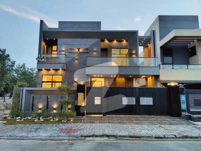 Luxurious Designer Owner Build 10 Marla Modren Design Brand New House For Sale In Bahria Town Lahore