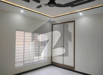 بحریہ ٹاؤن فیز 8 بحریہ ٹاؤن راولپنڈی,راولپنڈی میں 1 کنال زیریں پورشن 1.0 لاکھ میں کرایہ پر دستیاب ہے۔