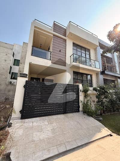 5 Marla Used House With Basement House For Sale