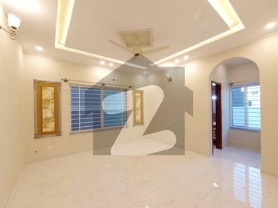 ایف ۔ 11 اسلام آباد میں 5 کمروں کا 1 کنال مکان 4.0 لاکھ میں کرایہ پر دستیاب ہے۔