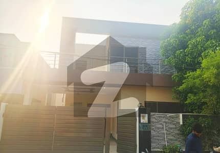 ڈی ایچ اے فیز 3 ڈیفنس (ڈی ایچ اے),لاہور میں 4 کمروں کا 10 مرلہ مکان 1.5 لاکھ میں کرایہ پر دستیاب ہے۔