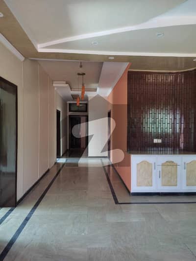 ڈی ایچ اے فیز 4 ڈیفنس (ڈی ایچ اے),لاہور میں 3 کمروں کا 1 کنال بالائی پورشن 1.1 لاکھ میں کرایہ پر دستیاب ہے۔