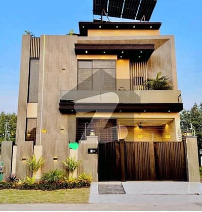 سٹی ہاؤسنگ سوسائٹی گوجرانوالہ میں 4 کمروں کا 5 مرلہ مکان 2.5 کروڑ میں برائے فروخت۔