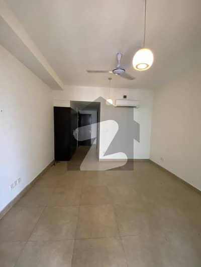 عمار کورل ٹاورز امارکریسنٹ بے,ڈی ایچ اے فیز 8,ڈی ایچ اے ڈیفینس,کراچی میں 3 کمروں کا 9 مرلہ فلیٹ 2.6 لاکھ میں کرایہ پر دستیاب ہے۔ عمار کورل ٹاورز امارکریسنٹ بے,ڈی ایچ اے فیز 8,ڈی ایچ اے ڈیفینس,کراچی میں 3 کمروں کا 9 مرلہ فلیٹ 2.6 لاکھ میں کرایہ پر دستیاب ہے۔