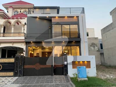 سٹی ہاؤسنگ سوسائٹی گوجرانوالہ میں 4 کمروں کا 5 مرلہ مکان 2.15 کروڑ میں برائے فروخت۔