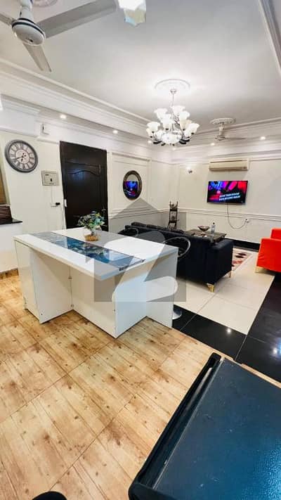 ایف ۔ 11 مرکز ایف ۔ 11,اسلام آباد میں 2 کمروں کا 7 مرلہ فلیٹ 1.0 لاکھ میں کرایہ پر دستیاب ہے۔