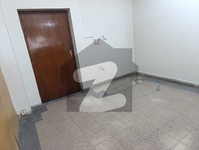 بلیو ایریا اسلام آباد میں 3 مرلہ دفتر 1.0 لاکھ میں کرایہ پر دستیاب ہے۔