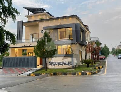 ٹاپ سٹی 1 اسلام آباد میں 6 کمروں کا 10 مرلہ مکان 4.25 کروڑ میں برائے فروخت۔