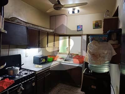 عسکری 5 عسکری,لاہور میں 3 کمروں کا 10 مرلہ فلیٹ 2.85 کروڑ میں برائے فروخت۔