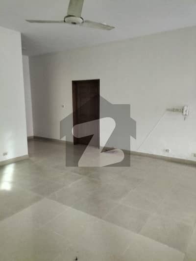 Askari 11 near Qasim market one Kanal 6 bedrooms house available for rent