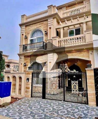 سٹی ہاؤسنگ سوسائٹی گوجرانوالہ میں 4 کمروں کا 5 مرلہ مکان 2.3 کروڑ میں برائے فروخت۔