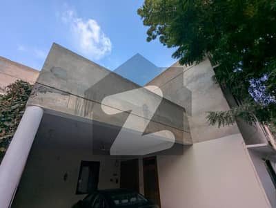 ایم ڈی اے چوک ملتان میں 5 کمروں کا 17 مرلہ مکان 3.15 کروڑ میں برائے فروخت۔