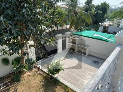 500 yards bungalow for rent in phase 5 Karachi
