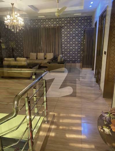 ویلینشیاء ۔ بلاک ایل ویلینشیاء ہاؤسنگ سوسائٹی,لاہور میں 5 کمروں کا 15 مرلہ مکان 6.0 کروڑ میں برائے فروخت۔