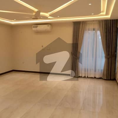 جی ۔ 9 اسلام آباد میں 6 کمروں کا 10 مرلہ مکان 8.5 کروڑ میں برائے فروخت۔