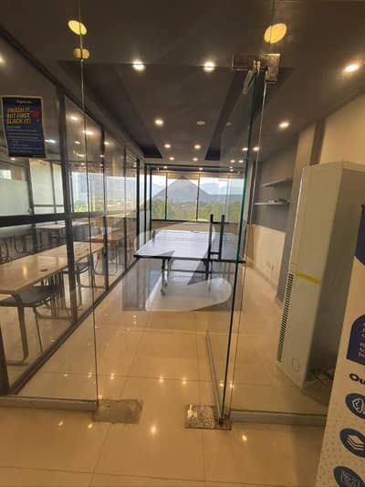 بلیو ایریا اسلام آباد میں 14 مرلہ دفتر 8.0 لاکھ میں کرایہ پر دستیاب ہے۔