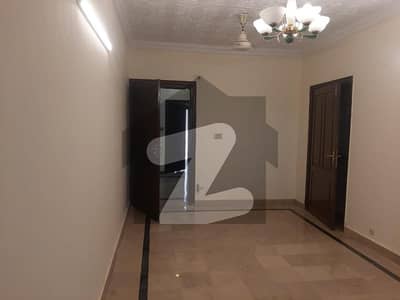 G10UPPRR PORTION FOR RENT PRIME LOCTION