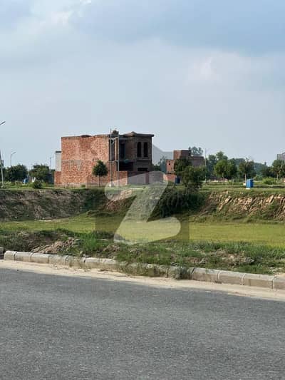 نیو لاهور سٹی لاہور میں 3 مرلہ رہائشی پلاٹ 16.0 لاکھ میں برائے فروخت۔