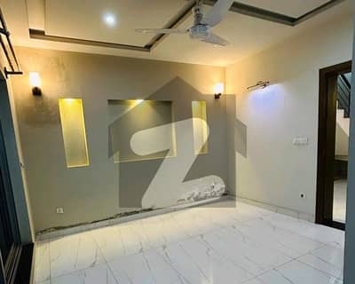 ایم پی سی ایچ ایس ۔ بلاک ایف ایم پی سی ایچ ایس ۔ ملٹی گارڈنز,بی ۔ 17,اسلام آباد میں 3 کمروں کا 6 مرلہ مکان 1.75 کروڑ میں برائے فروخت۔