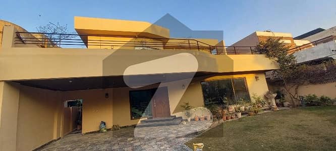 ڈی ایچ اے فیز 3 - بلاک ایکس فیز 3,ڈیفنس (ڈی ایچ اے),لاہور میں 4 کمروں کا 1 کنال مکان 2.48 لاکھ میں کرایہ پر دستیاب ہے۔