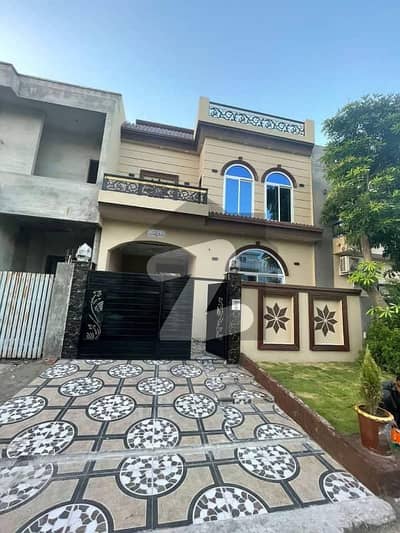 6 Marla Designer House For Sale at 60 Feet Road in B Block, Citi Housing Sialkot