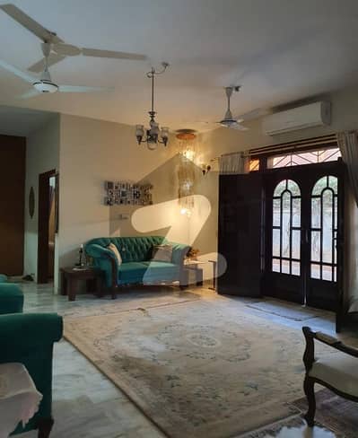 ڈی ایچ اے فیز 7 ڈی ایچ اے ڈیفینس,کراچی میں 6 کمروں کا 1 کنال مکان 13.5 کروڑ میں برائے فروخت۔