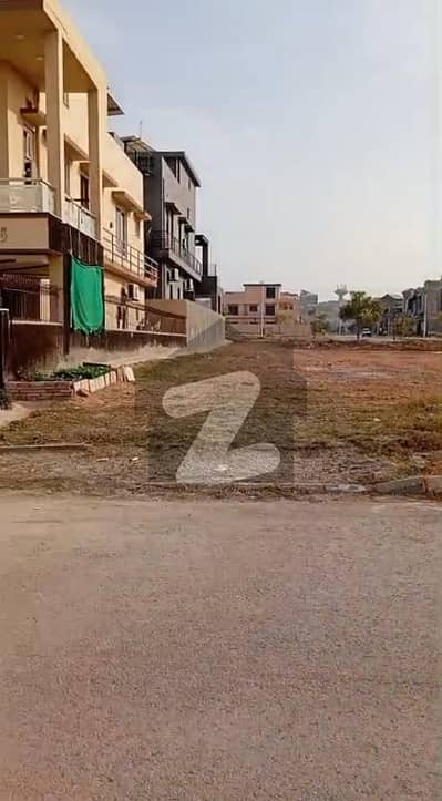 بحریہ ٹاؤن فیز 8 ۔ عمر بلاک بحریہ ٹاؤن فیز 8 ۔ سفاری ویلی,بحریہ ٹاؤن فیز 8,بحریہ ٹاؤن راولپنڈی,راولپنڈی میں 7 مرلہ رہائشی پلاٹ 85.0 لاکھ میں برائے فروخت۔