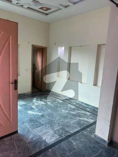 فارمانئیٹس ہاؤسنگ سکیم لاہور میں 2 کمروں کا 3 مرلہ بالائی پورشن 28.0 ہزار میں کرایہ پر دستیاب ہے۔