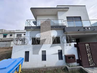 بحریہ ٹاؤن فیز 8 ۔ عمر بلاک بحریہ ٹاؤن فیز 8 ۔ سفاری ویلی,بحریہ ٹاؤن فیز 8,بحریہ ٹاؤن راولپنڈی,راولپنڈی میں 5 کمروں کا 7 مرلہ مکان 2.3 کروڑ میں برائے فروخت۔