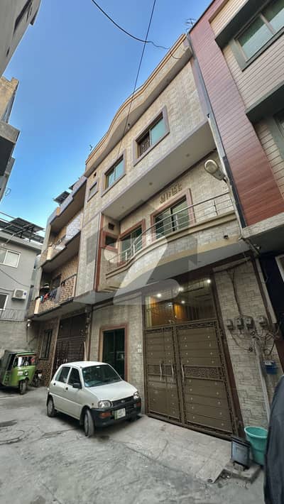 3rd Floor Upper Portion Available For Rent In Jail Road