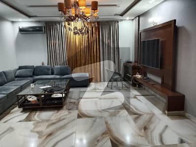 ڈی ایچ اے فیز 6 ڈیفنس (ڈی ایچ اے),لاہور میں 5 کمروں کا 1 کنال مکان 5.0 لاکھ میں کرایہ پر دستیاب ہے۔