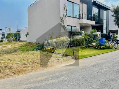 ڈی ایچ اے 9 ٹاؤن ۔ بلاک ڈی ڈی ایچ اے 9 ٹاؤن,ڈیفنس (ڈی ایچ اے),لاہور میں 5 مرلہ رہائشی پلاٹ 1.05 کروڑ میں برائے فروخت۔