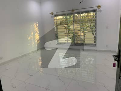 بحریہ ٹاؤن فیز 7 بحریہ ٹاؤن راولپنڈی,راولپنڈی میں 6 کمروں کا 1 کنال مکان 2.7 لاکھ میں کرایہ پر دستیاب ہے۔ بحریہ ٹاؤن فیز 7 بحریہ ٹاؤن راولپنڈی,راولپنڈی میں 6 کمروں کا 1 کنال مکان 2.7 لاکھ میں کرایہ پر دستیاب ہے۔