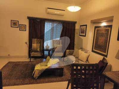 علامہ اقبال ٹاؤن ۔ کریم بلاک علامہ اقبال ٹاؤن,لاہور میں 3 کمروں کا 10 مرلہ مکان 1.1 لاکھ میں کرایہ پر دستیاب ہے۔