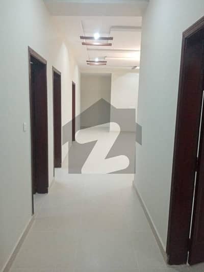 10 Marla 3 Bedrooms open view Flat For Sale.