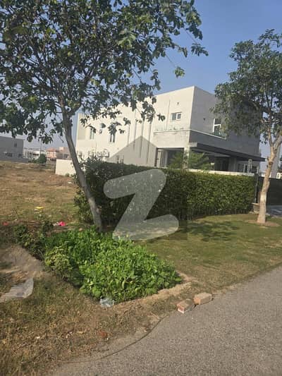 DHA PHASE 7 BLOCK Y TOP LOCATION 781