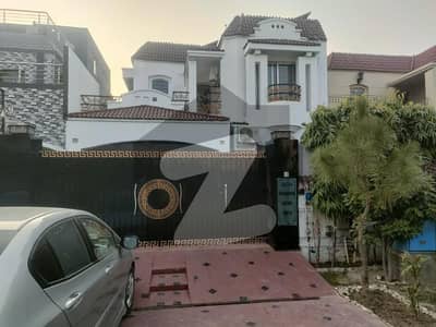 پیراگون سٹی لاہور میں 4 کمروں کا 11 مرلہ مکان 4.49 کروڑ میں برائے فروخت۔