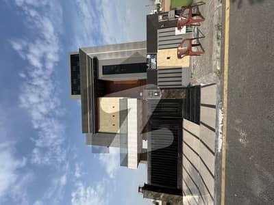 10 MARLA BRAND NEW HOUSE FOR SALE MAIN BOULEVARD